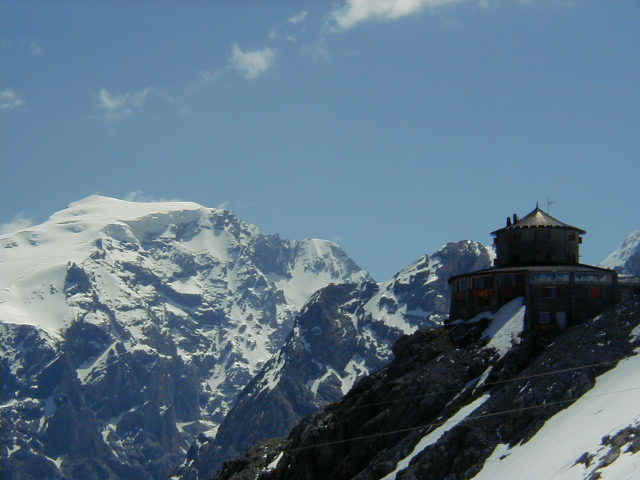 Chalet "Tibet" -- Base Mountain Restaurant